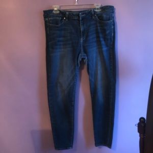 Vince Camuto skinny jeans size 32
